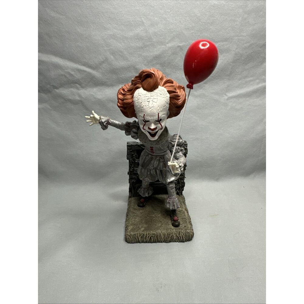 Royal Bobbles It Chapter Two Pennywise Exclusive Bobblehead -Missing 4 Fingers